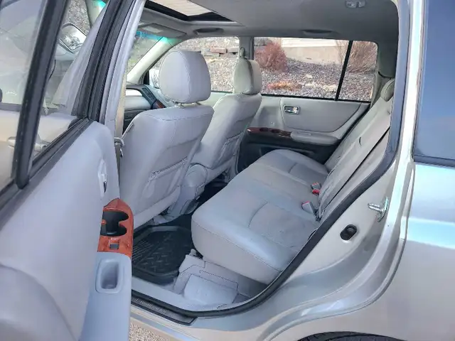 2006 Highlander Hybrid, 7 Seater, Active, Only $7,499 Quick Sale - Photo 4