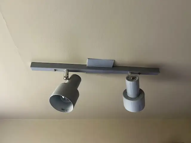 LUMINAIRES GRIS DOUBLE ET TRIPLE