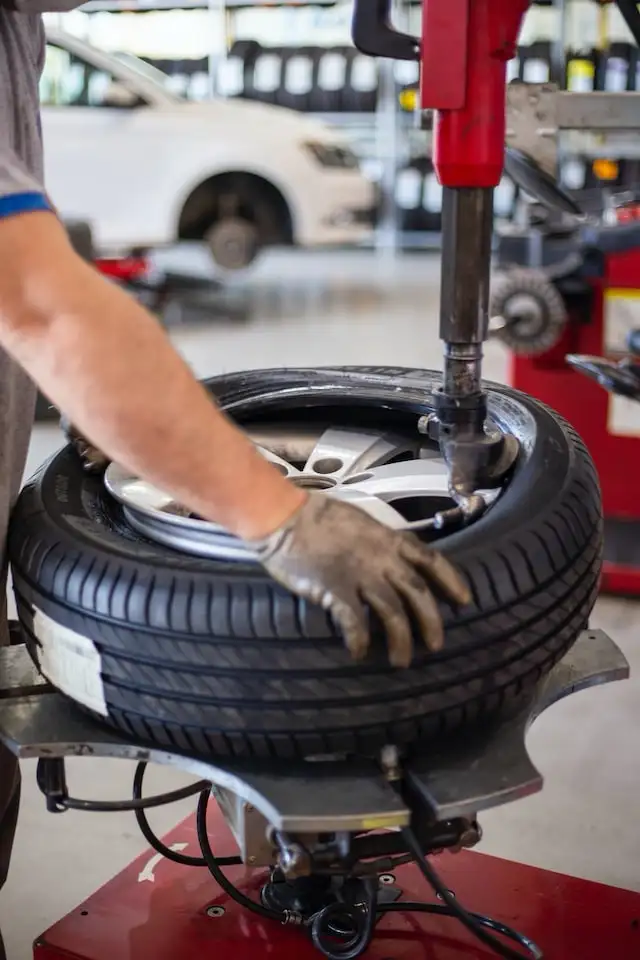 Tire changeover or mount and balance - Photo 3