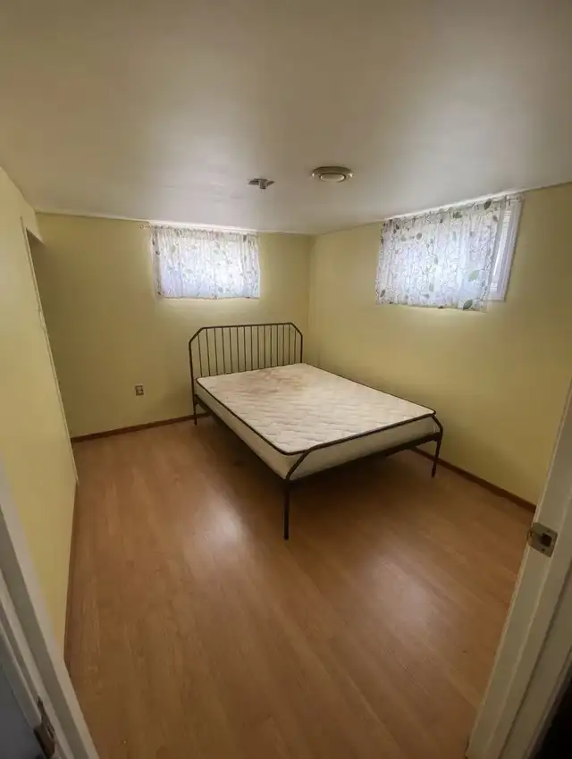 Basement Unit Near University of Alberta - Photo 2