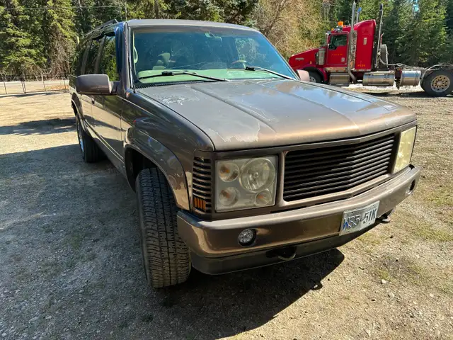 1997 GMC SUBURBAN 4X4 - Photo 4