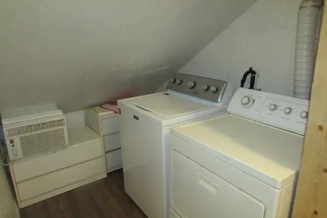 À LASALLE, BACHELOR 3 1/2, RÉNOVÉ, MEUBLÉ, ENSOLEILLÉ. - Photo 10