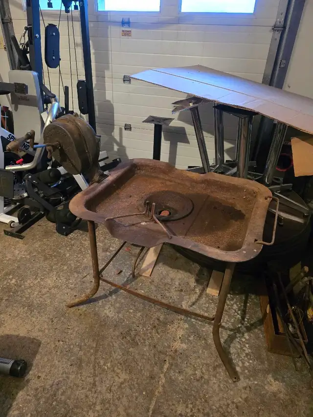 antique forge - Photo 6