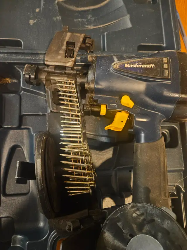 Free pneumatic roofing gun. - Photo 2