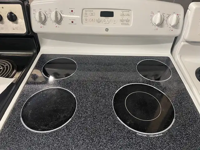 Cuisinière blanche vitrocéramique GE - Photo 2