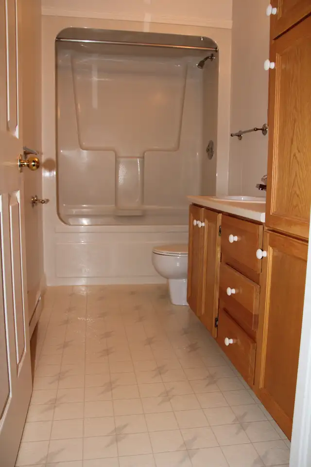1100 sqft Spacious 2-Bedroom with huge balcony ready Aug.1 - Photo 2