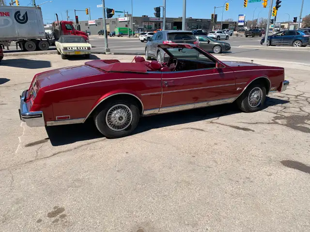 1982 Buick Riviera Convertible Second Owner with only 62,000 kms - Photo 2