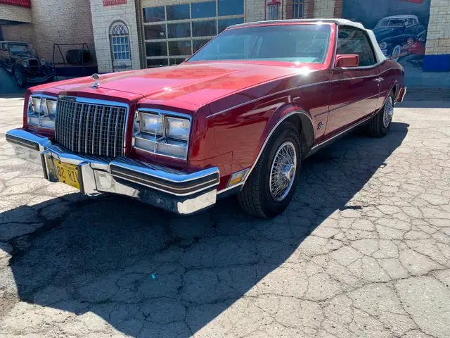 1982 Buick Riviera Convertible Second Owner with only 62,000 kms - Photo 4