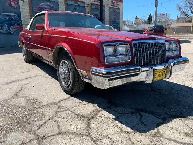1982 Buick Riviera Convertible Second Owner with only 62,000 kms - Photo 5