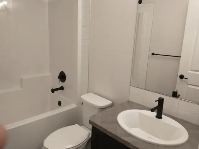 Basement Rent - Two Beds - Two washrooms - Photo 10