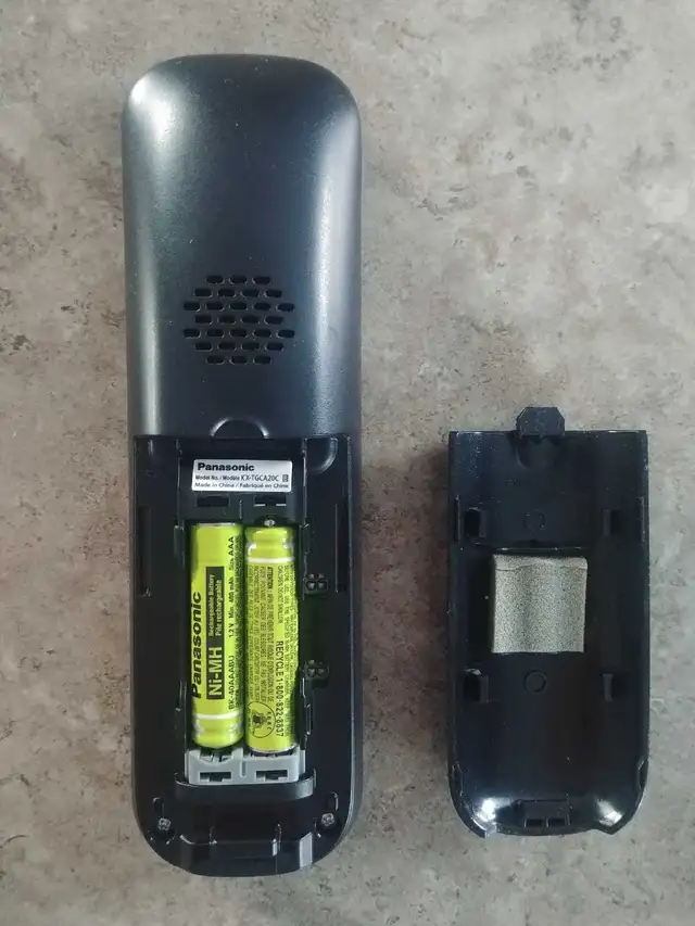 Panasonic cordless rechargeable phone - Photo 2