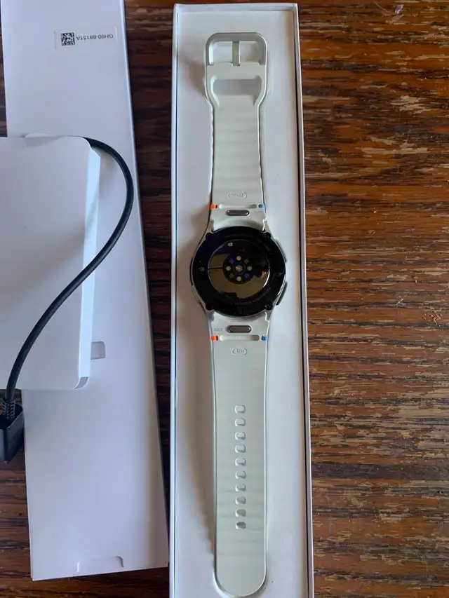Samsung Galaxy Watch 7 Brand New - Photo 3