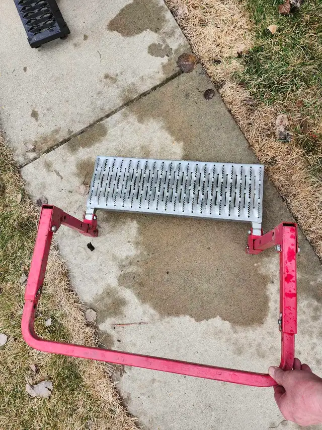 over the wheel step
