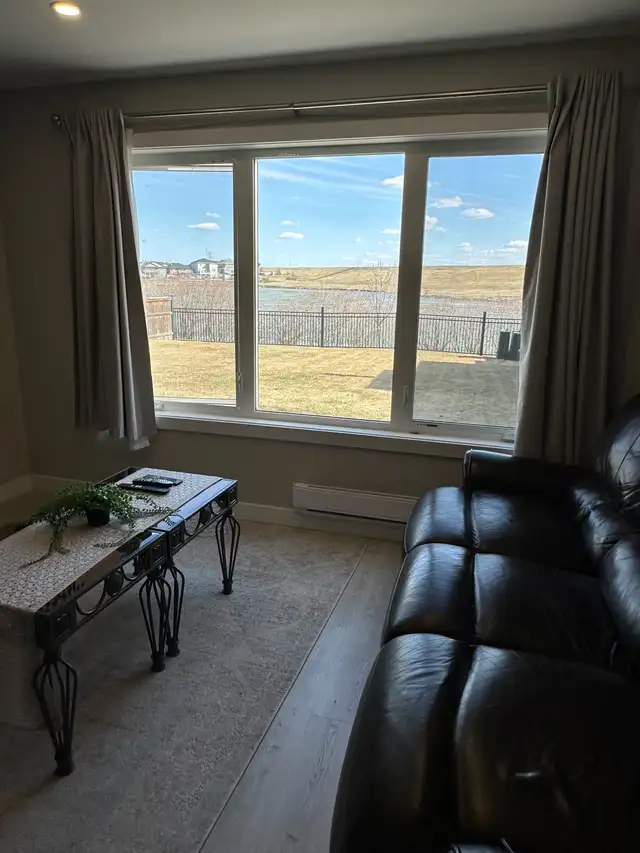 two beds fully furnished legal suite in  walk out Basement - Photo 2