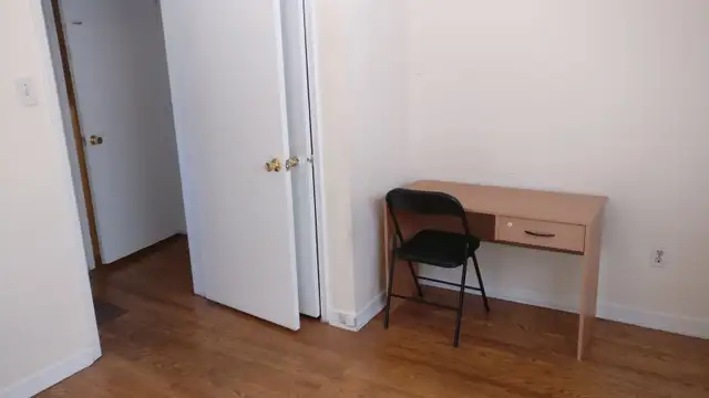Furnished Room for Rent – Near York University (Keele Campus) - Photo 11