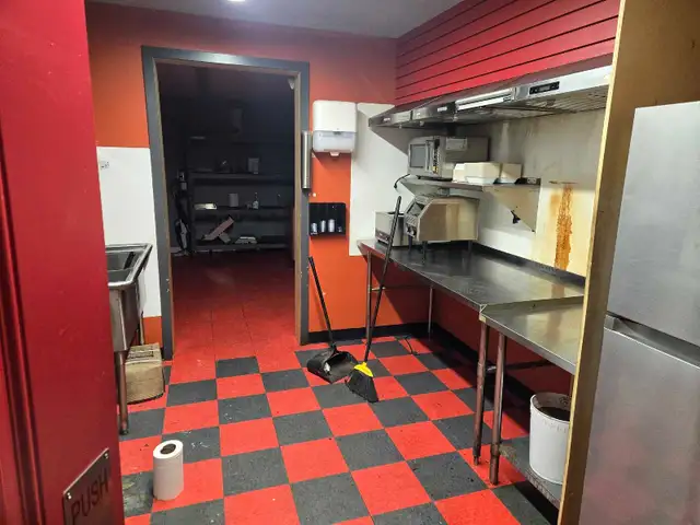 Convenience Store For Rent - Photo 4