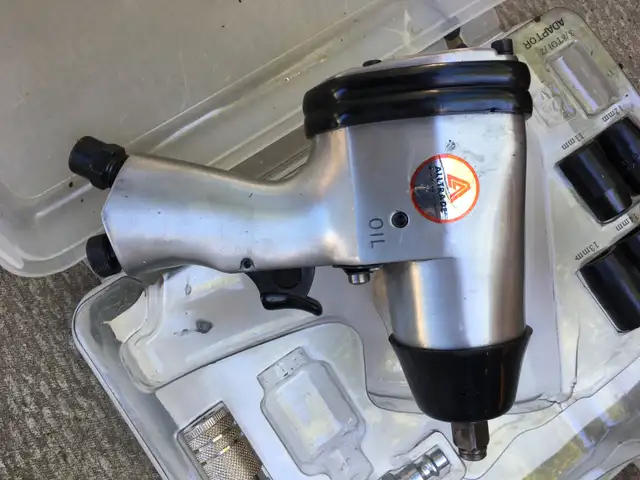 AllTrade Air Impact ½" Pneumatic Impact Wrench with Sockets - Photo 3