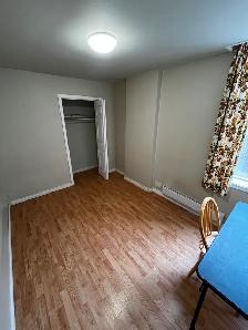 2 Bedroom 1 Bathroom Apartment Downtown Lindsay - Photo 2