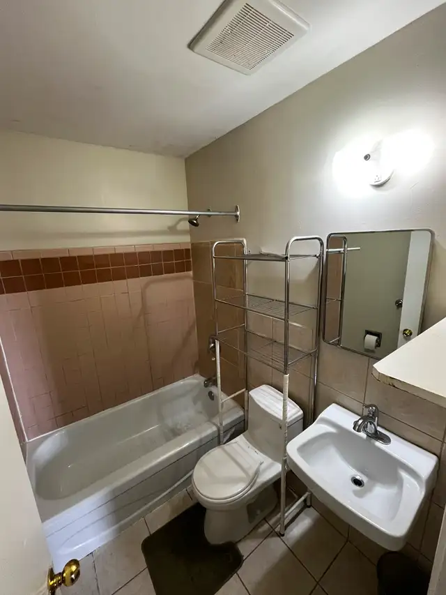 2 Bedroom 1 Bathroom Apartment Downtown Lindsay - Photo 4