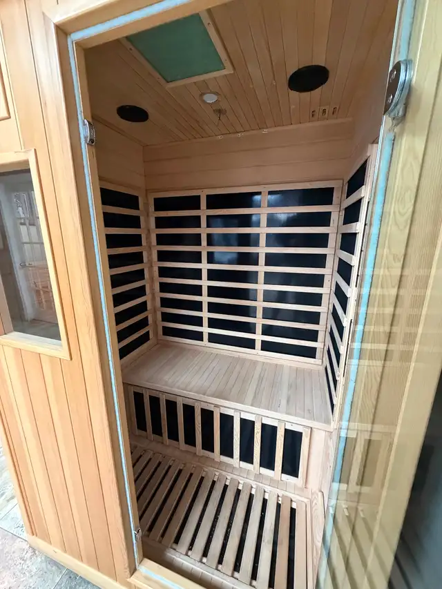 Floor Model 2 Person Infrared Sauna - Photo 3