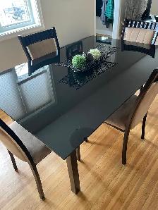 Dining room table and 4 chairs, black glass top
