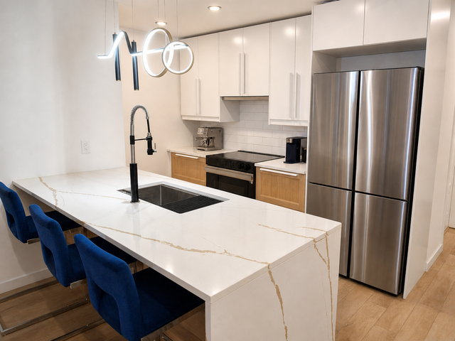 Newly Renovated 4 1/2 Apartment for Rent – Ville-Marie - Photo 2