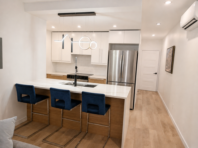 Newly Renovated 4 1/2 Apartment for Rent – Ville-Marie - Photo 3