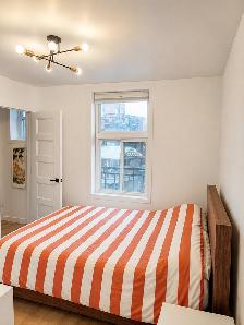 Newly Renovated 4 1/2 Apartment for Rent – Ville-Marie - Photo 9