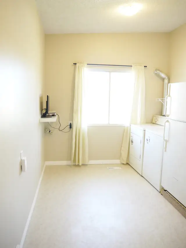 2BR Mn Flr-Best Value!Nwr Ktchn/Bth fencedyard-Quality-PetOK - Photo 9
