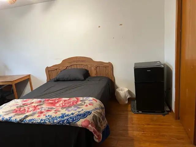 Room For Rent Close To Centennial College