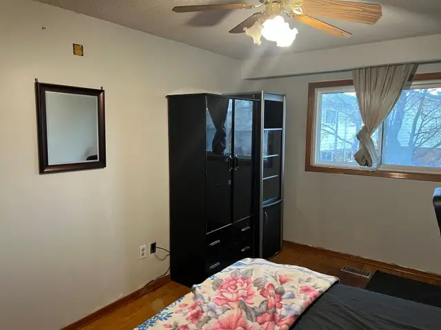 Room For Rent Close To Centennial College - Photo 3