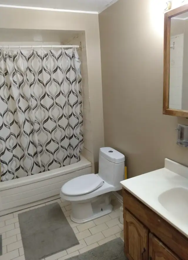 Room For Rent Close To Centennial College - Photo 4