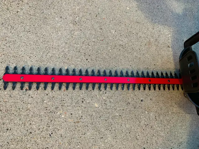 Weed Eater Gas Hedge Trimmer GHT 22 - Photo 7