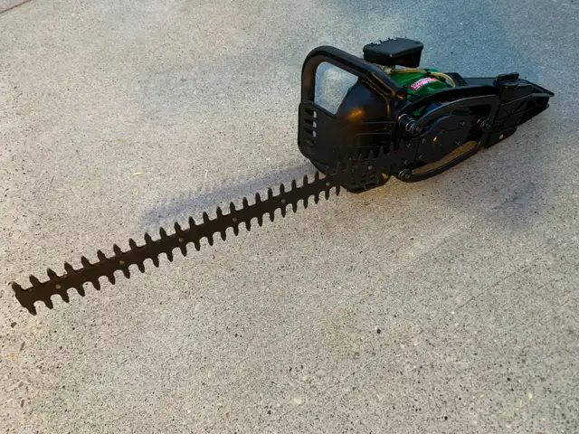 Weed Eater Gas Hedge Trimmer GHT 22 - Photo 8