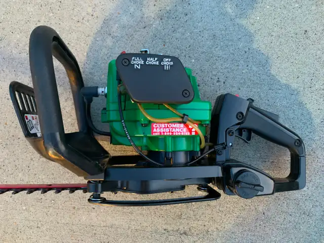 Weed Eater Gas Hedge Trimmer GHT 22 - Photo 9