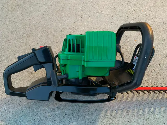 Weed Eater Gas Hedge Trimmer GHT 22 - Photo 10