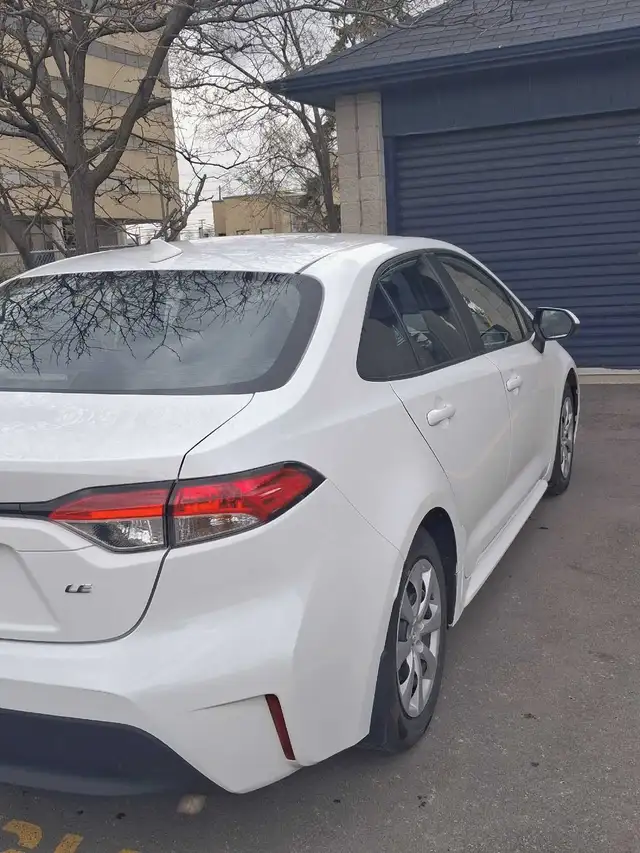 Toyota Corolla LE - Photo 6