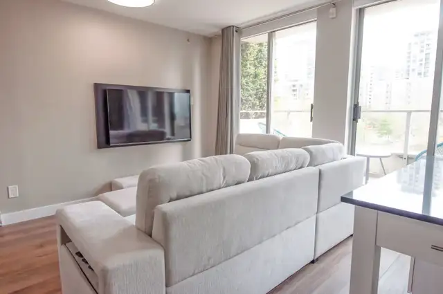 Sleeps 6 - Yaletown Townhouse-Style Condo - Photo 9