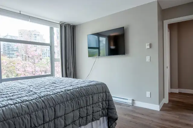 Sleeps 6 - Yaletown Townhouse-Style Condo - Photo 18