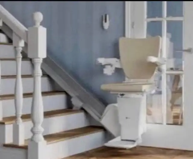 Stairlift Handicare 1100 Model 7 Steps 2 AVAILABLE - Photo 2