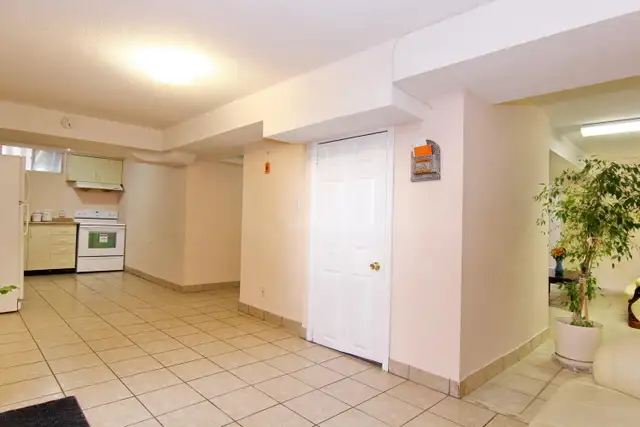 Private Bed Rooms for rent $650 (steeles and Hurontario) - Photo 12