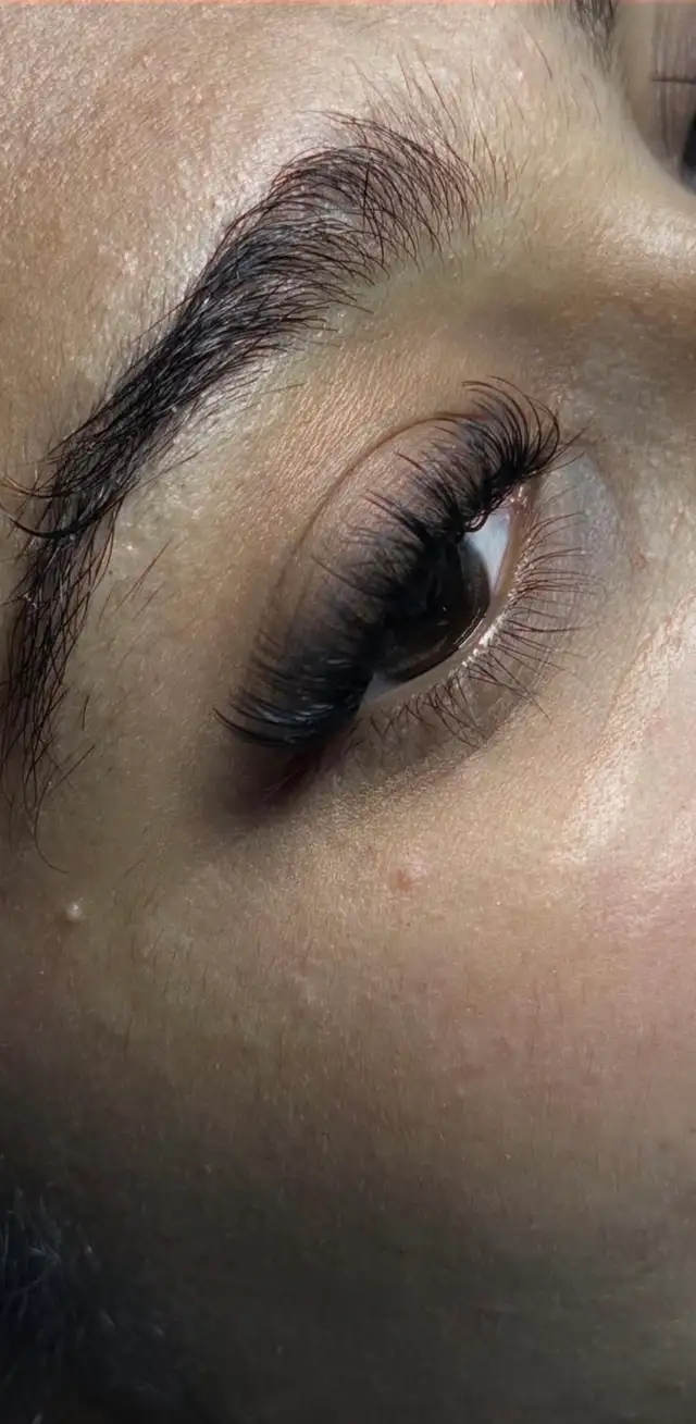 Brampton lashes- any lash set $50 - Photo 2