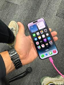 Unlocked iPhone 14 pro (512 GB) with one year warranty - Photo 4
