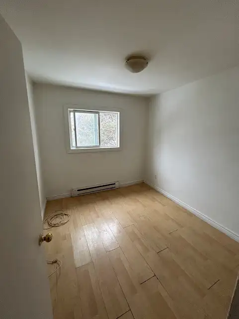 ELLIOT LAKE: 2 Bedroom townhouse w yard & parking - Photo 5