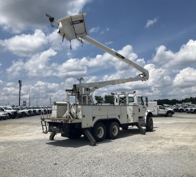 2016 Freightliner M2-106 HiRanger 6TC-65 Bucket Truck - Photo 3