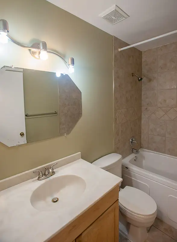 3-BEDROOM HOME FOR RENT IN DEER RUN SE! - Photo 3