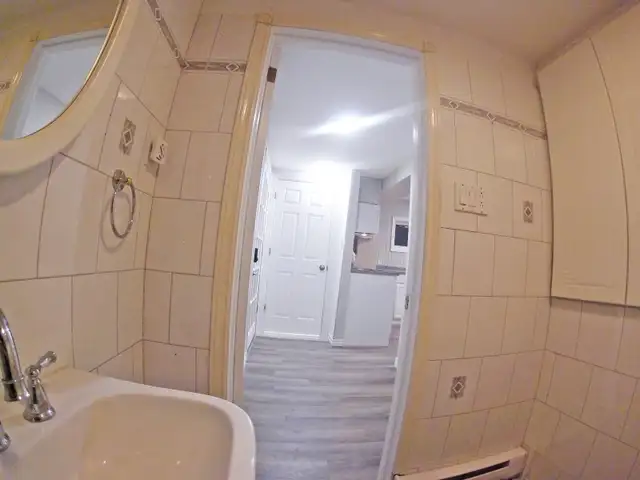 2 Bedroom Apartment - Renovated/Bright/Spacious/All inclusive - Photo 9