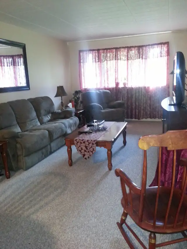 July 1st – One Bedroom – Top Floor w Balcony – All Inclusive - Photo 3