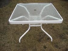 Square patio table
