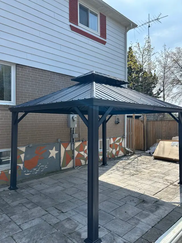 ASSEMBLY GAZEBO AND INSTALLATION